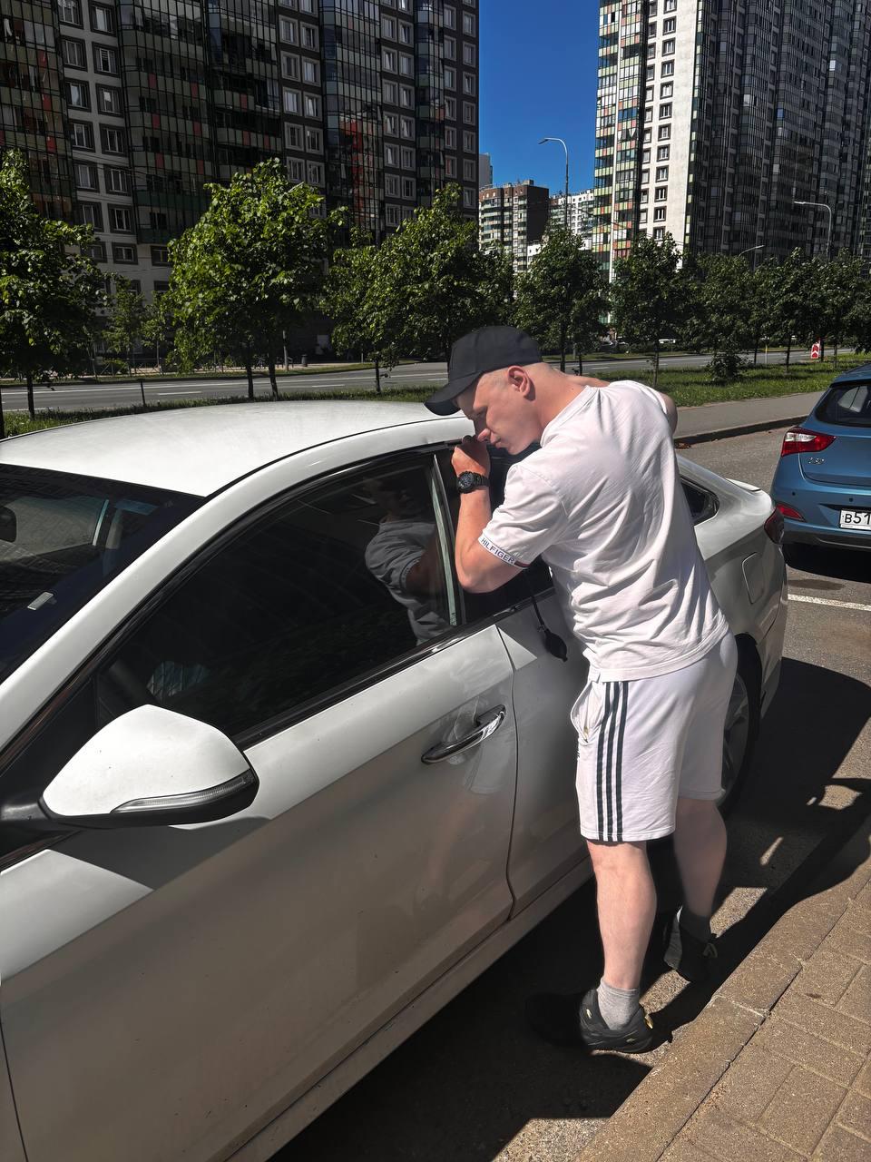 Вскрытие автомобиля без повреждений в Красном Бору