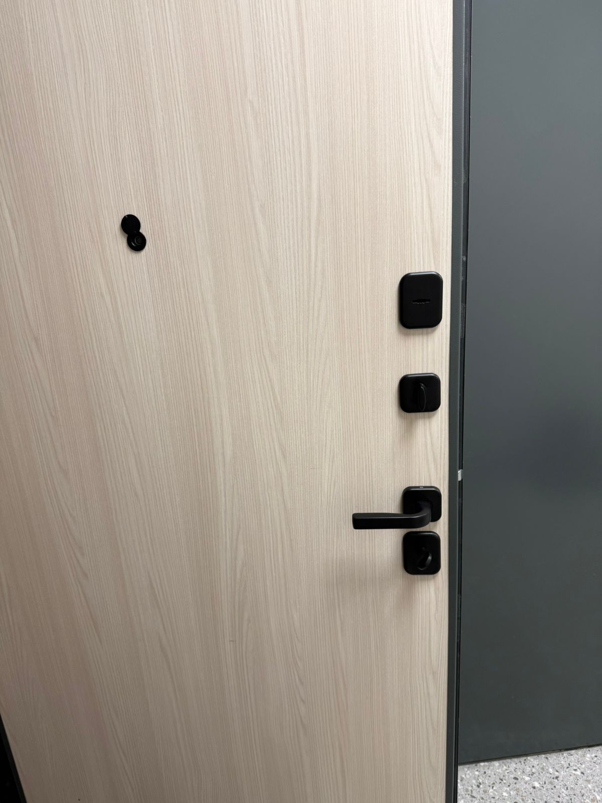 Установка комплекта ручек и накладок в Красном Бору